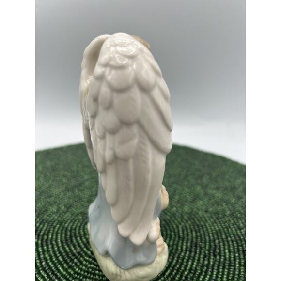 Vintage Guardian Angel Arms Crossed With Children Porcelain Figurine - Picture 2 of 8